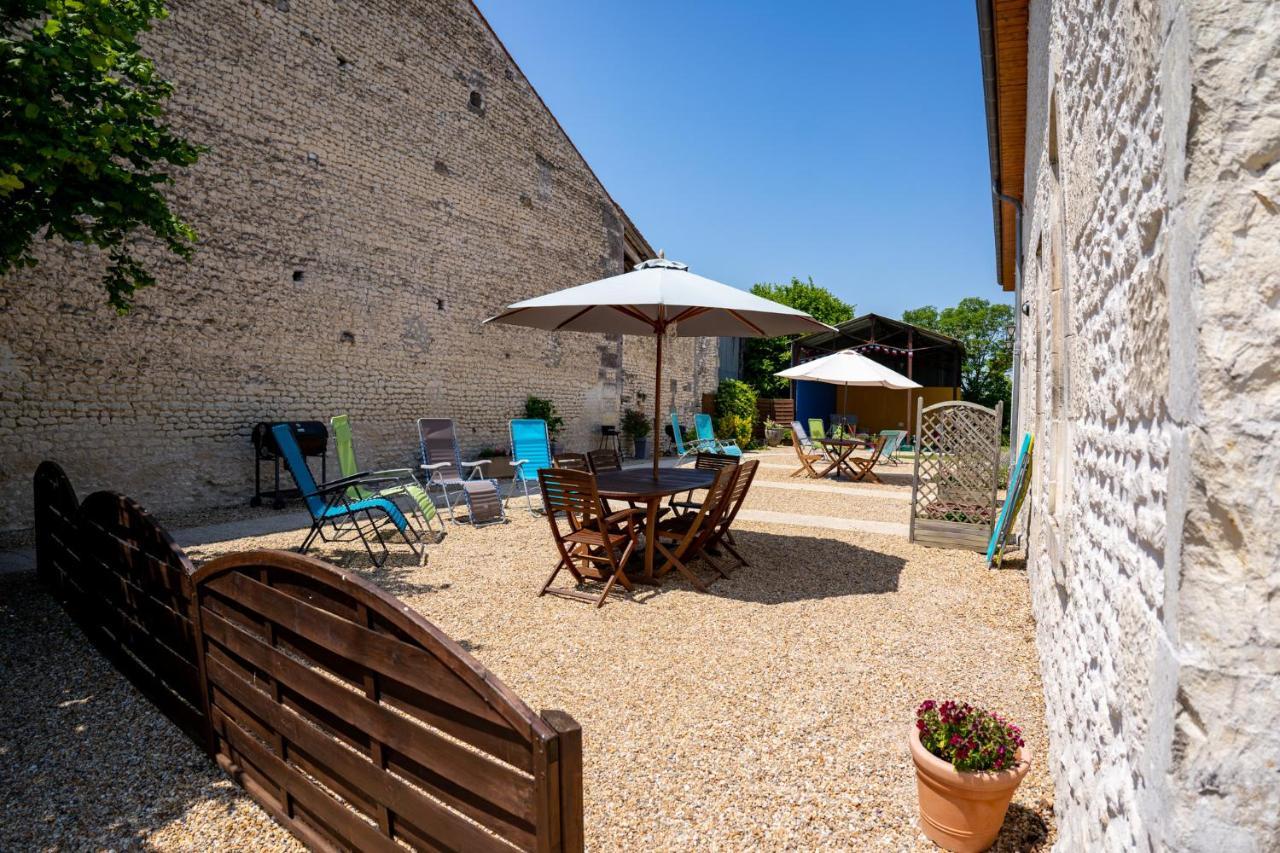 Les Gites Du Vigneron Et Cd'H Saint-Seurin-de-Palenne Экстерьер фото